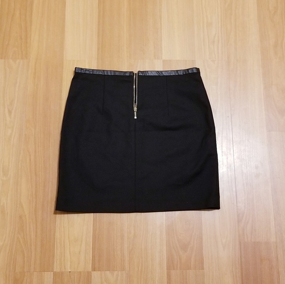 H&M Skirt - Picture 2 of 5